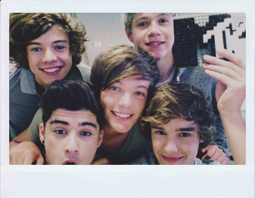hsmygod's tweet photo. "memorias que sólo quedan en el corazón"
#AlwaysInOurHeartsZaynMalik http://t.co/alsPcnJmI0