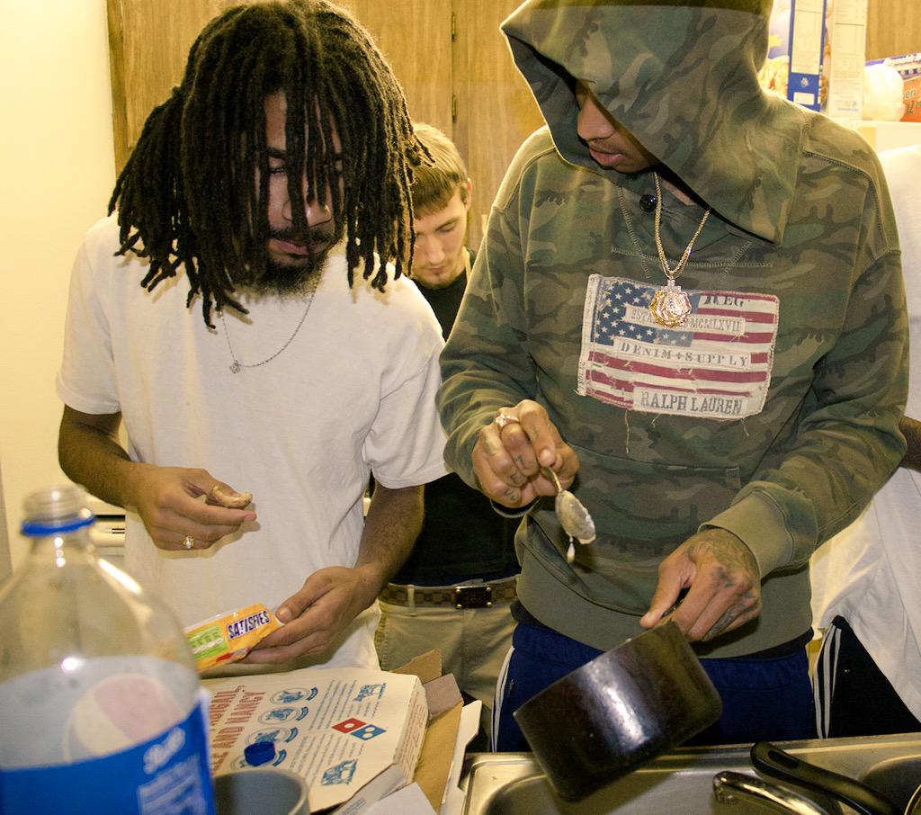 JoshbellComedy's tweet image. Me &amp;amp; @iMOBPILLSZ got sumn cookin fa yall
#DaCity coming soon