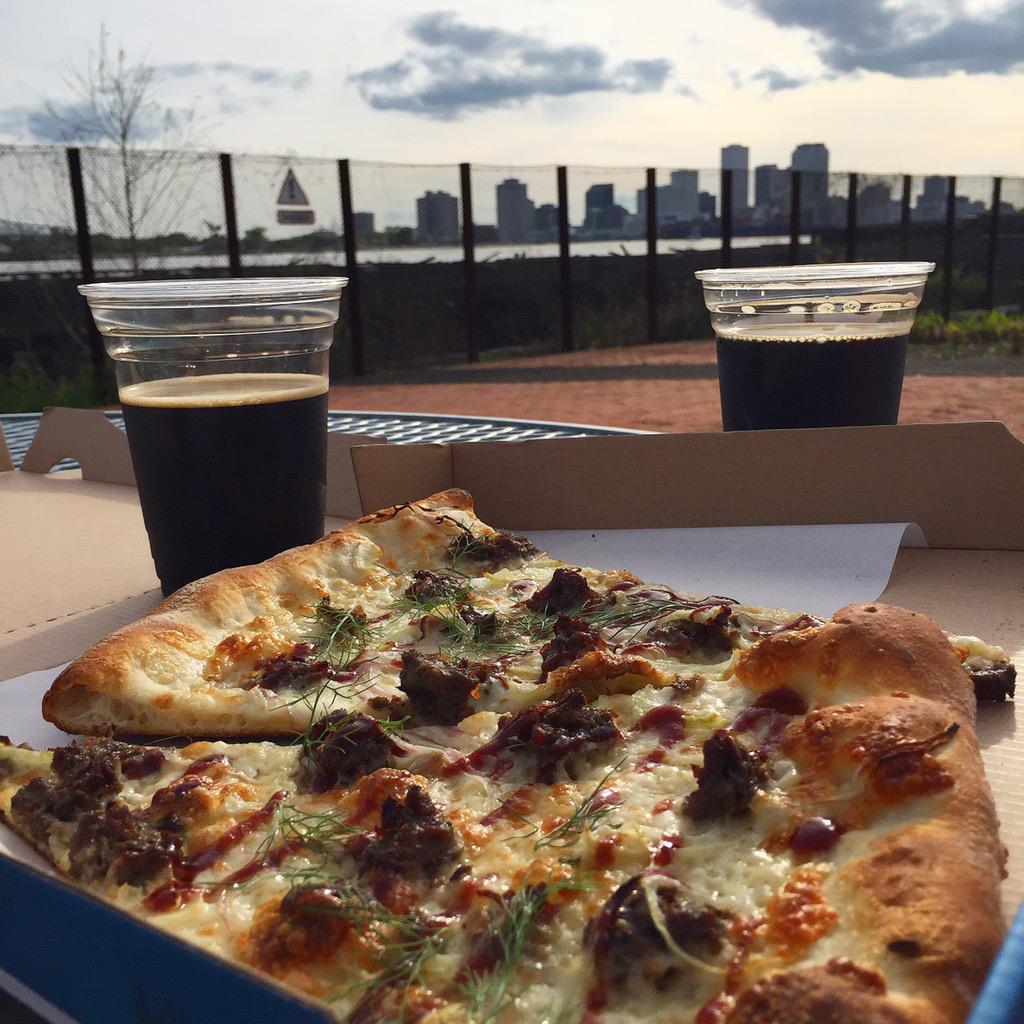 DistrictDonuts's tweet photo. If this pic makes you jealous, you still have time. Get to @pizzadelicious for #nolamash with @brooklynbrewery http://t.co/W3ttetsvpI