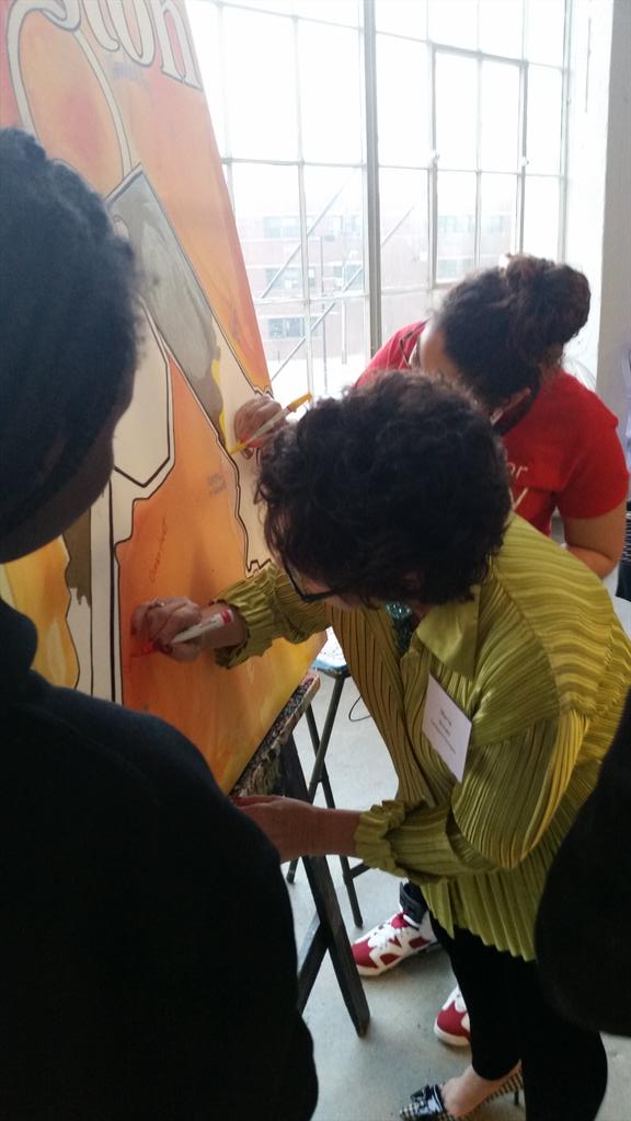 AFHBoston's tweet image. Now we&apos;re making #art ! cool crowd @BosMagEvents Real Estate confab.  #BostonDesignWeek