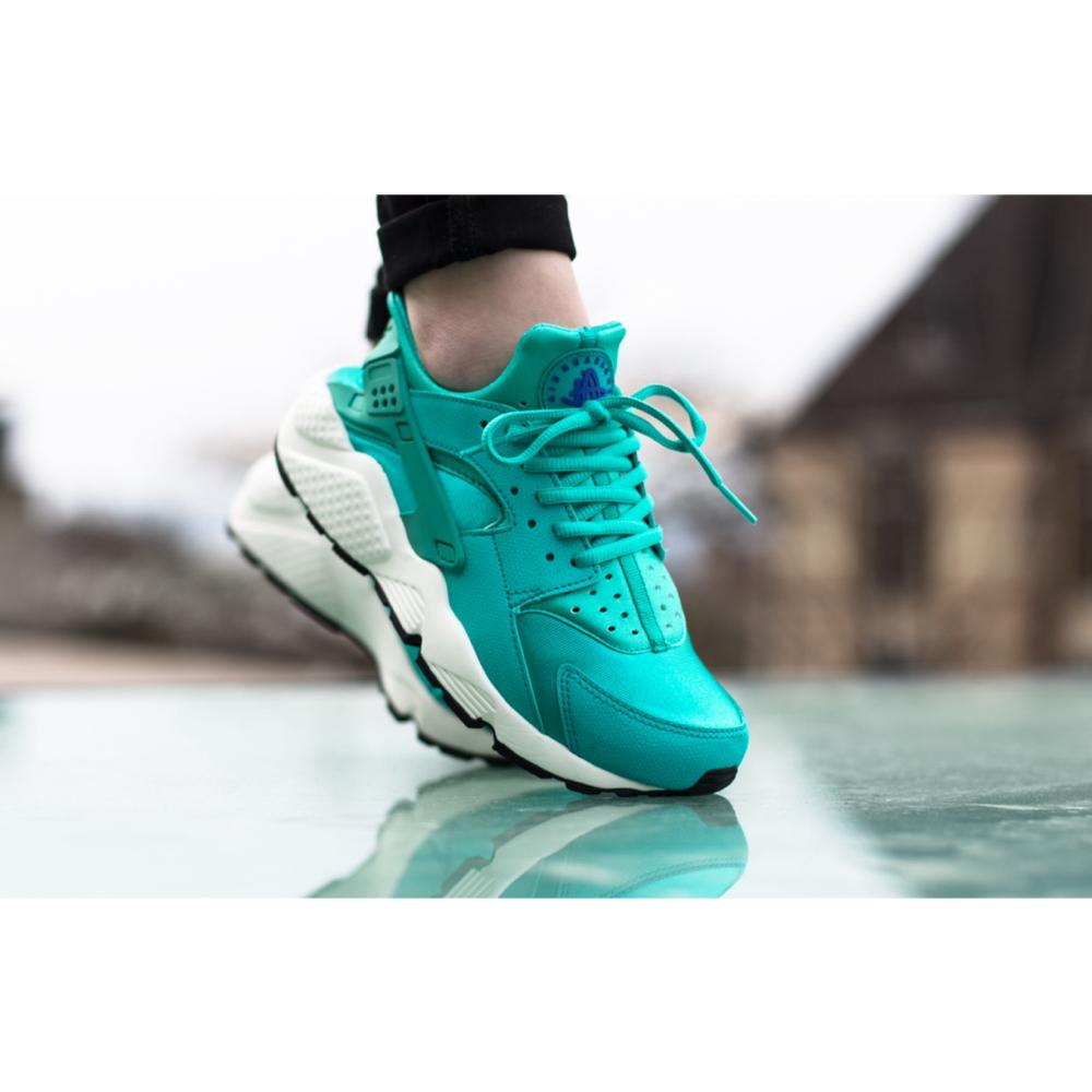 titoloshop's tweet photo. #Nike #Wmns #AirHuarache #Run #LightRetro available now in-store & online @titolo_shop LINK http://t.co/DgBILrr6z7 http://t.co/gw3buP4fX2