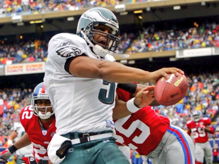 PhilaFanCentral's tweet photo. To be honest, I just miss Donovan McNabb and having a true franchise quarterback. http://t.co/gwjnFHH2bS