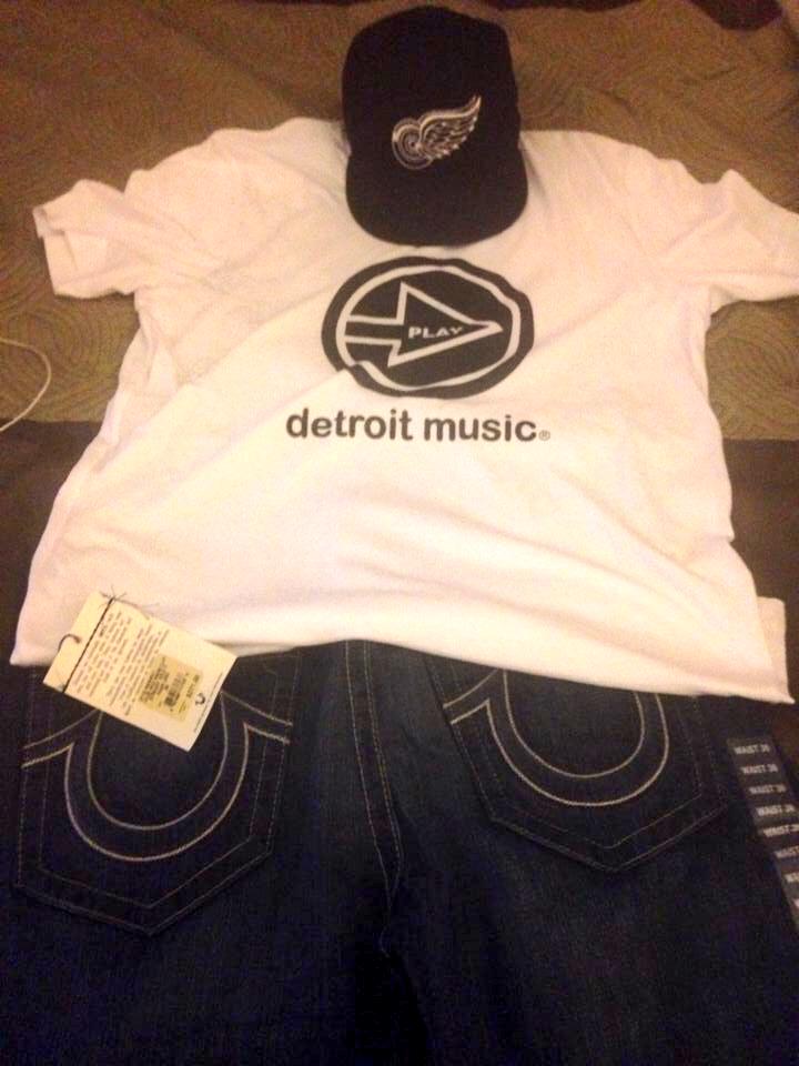 pdmwear's tweet photo. STANDARD ISSUE
#playdetroitmusic #PDMWEAR #improvement http://t.co/4OZQ6OmGCt