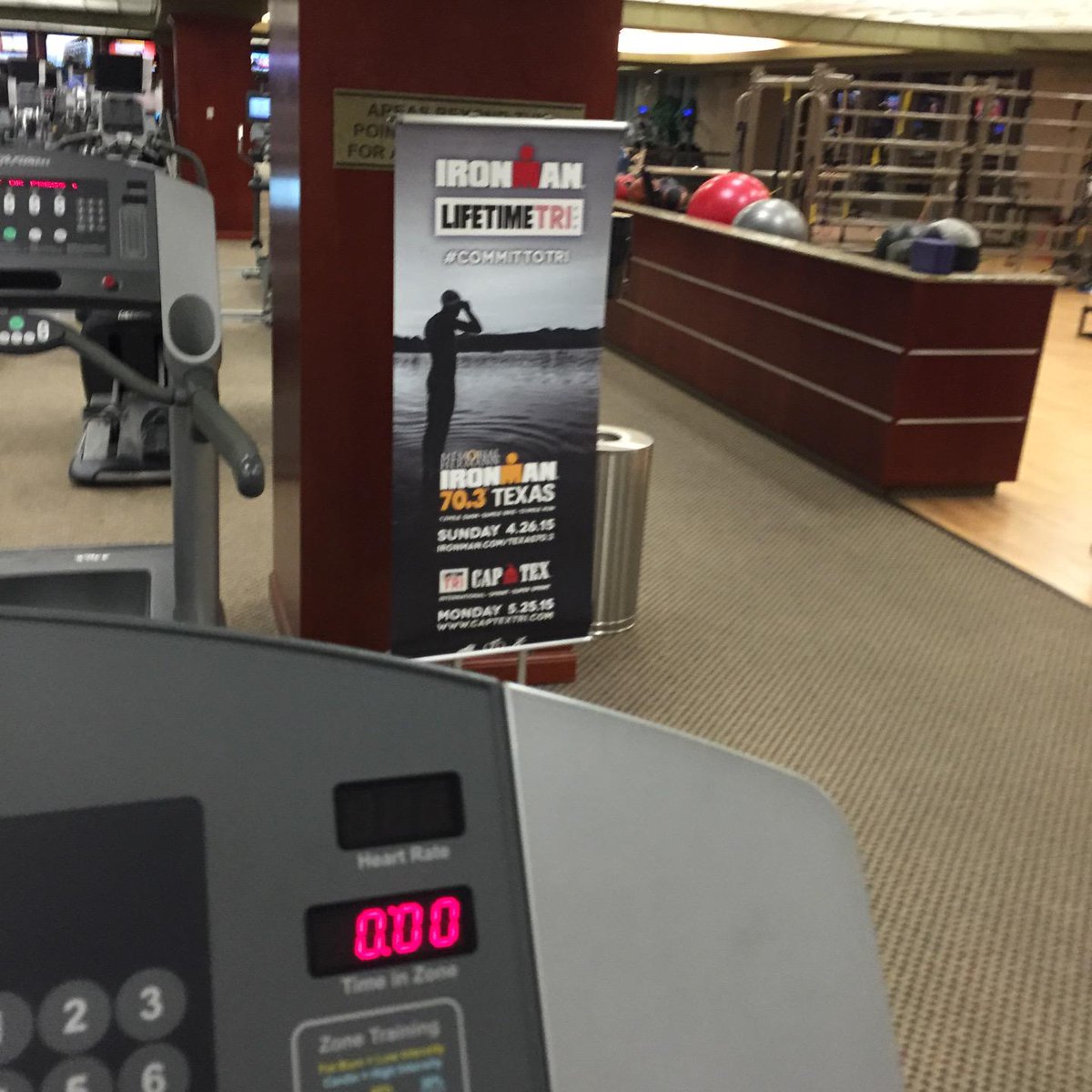 ValoftheVilla's tweet image. A little swim, bike and run today &amp;amp; saw this. Ha! #committotri 20/20/20 (@ Lifetime Fitness) swarmapp.com/c/hMXk1sQZT4h