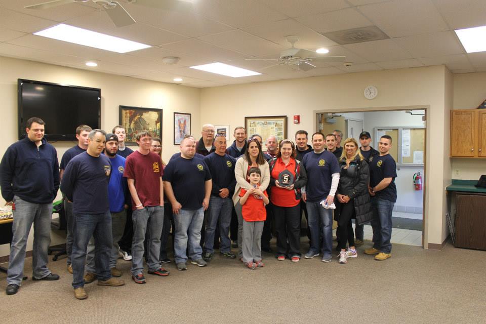 Patrice_Bendig's tweet photo. TY @ManoaFire56 for honoring @Westonswarriors in such a beautiful way! True heros! #feedthefire #donatelife http://t.co/2YjwKyOI2b