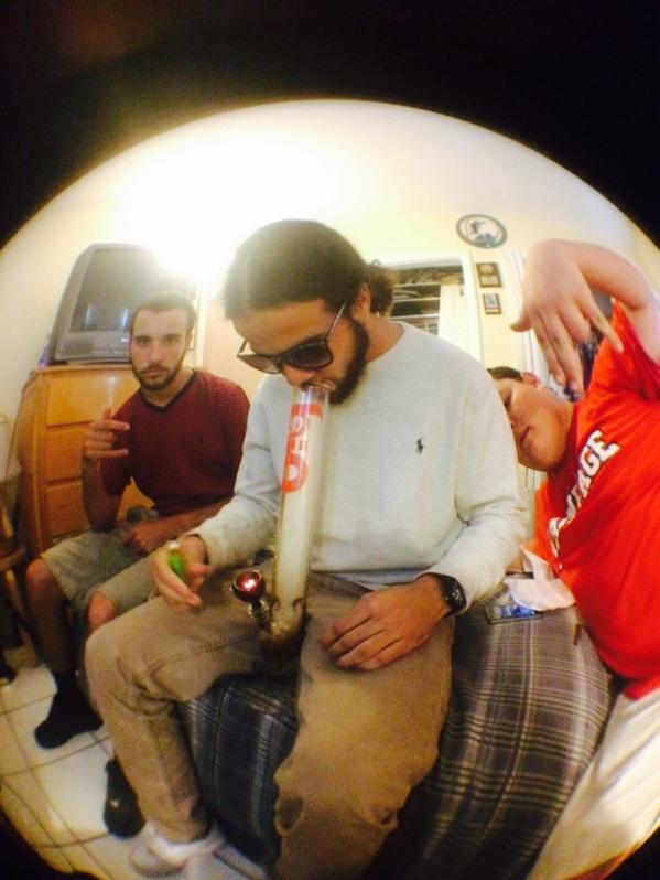 _fvckaj's tweet photo. The last pic I have wit my boys b4 I transferred miss u all if I fucked wit u just know high chool won't be the same http://t.co/8UUsJ6Wmho