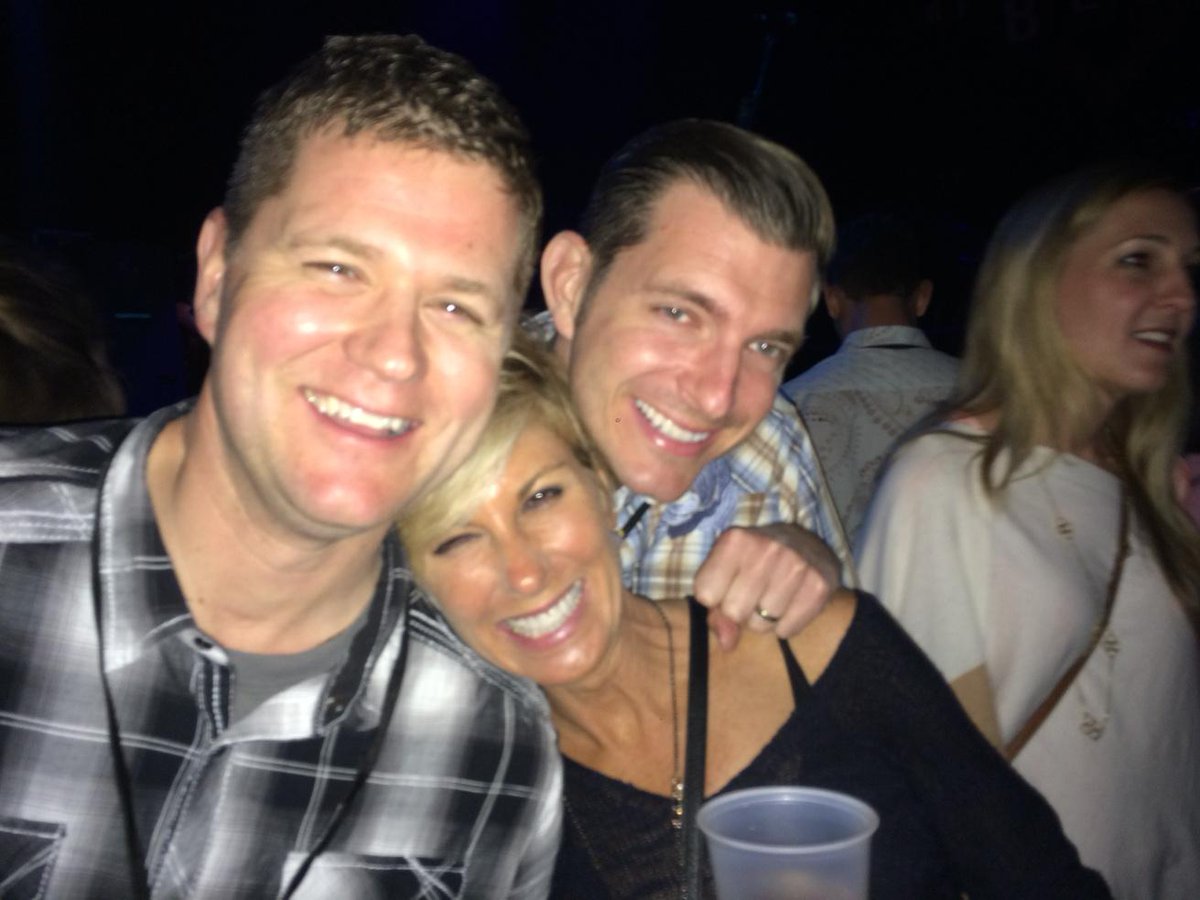 lnhansen's tweet photo. #cmgsoar2015. charlotte love! http://t.co/ra8LQ6loz5