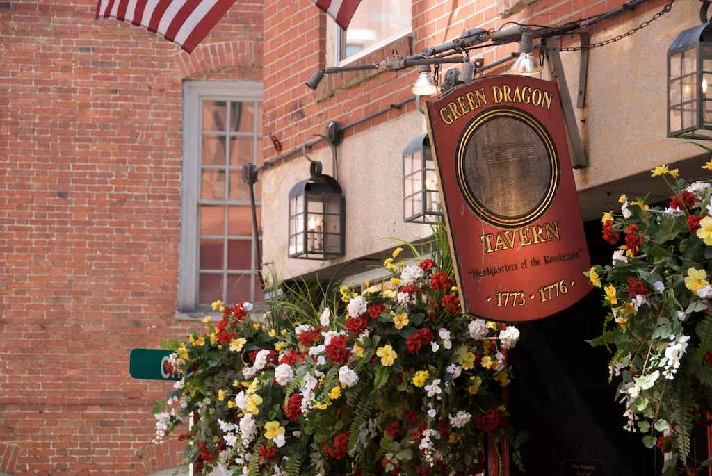 The 10 Oldest Restaurants in Boston thrillist.com/eat/boston/old…