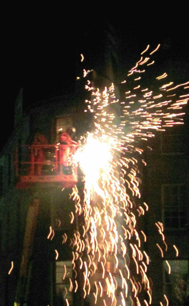 Joyous relief / nostalgic poignancy as Leith's (in)famous Kirkgate 'hypodermic needle' succumbs to the blowtorch.