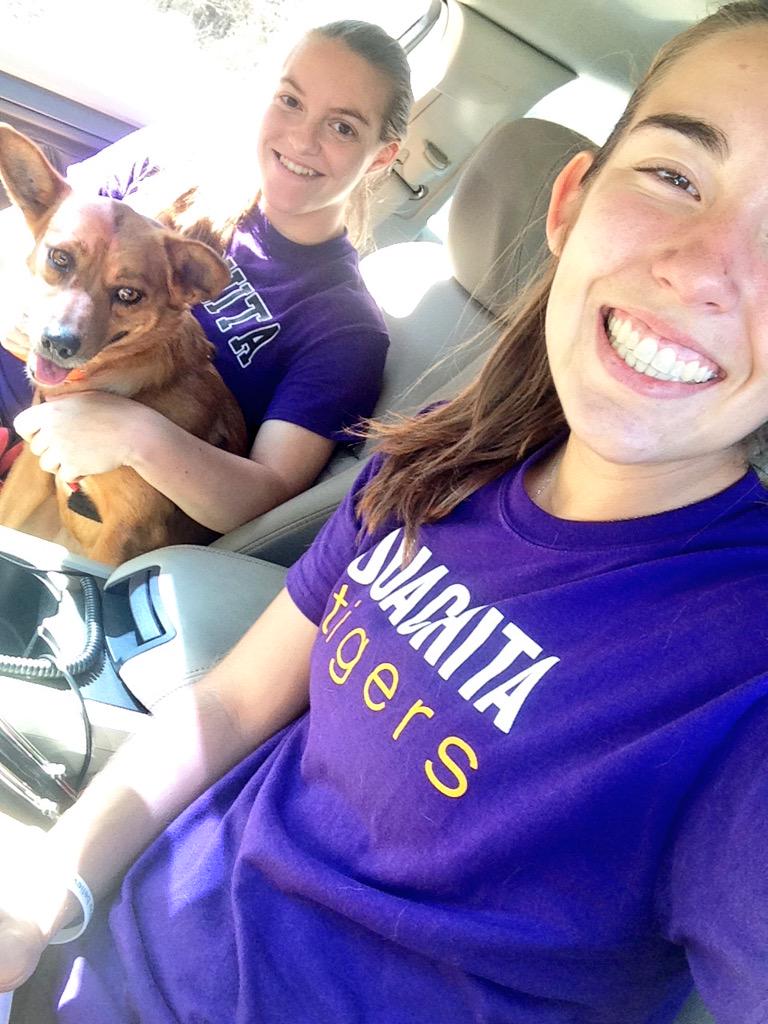 callie_c622's tweet photo. Such a great afternoon with these sweet pups 🐶☀️ http://t.co/YhCe9SEAkE