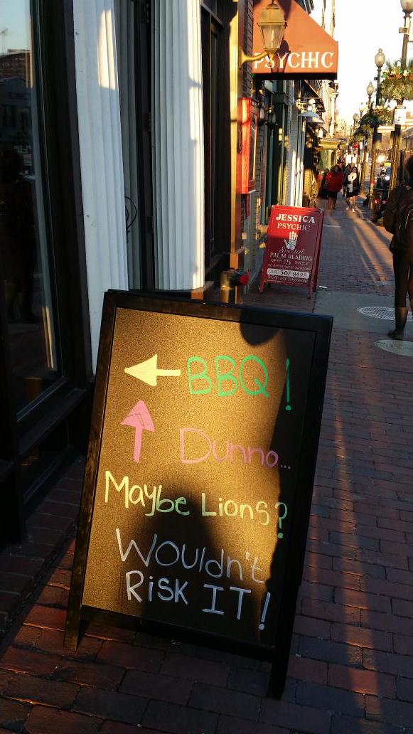 jaceanderson's tweet image. I can't help but wonder if these 2 neighbors aren't both making phat stacks talking up the lions. #sameowner?