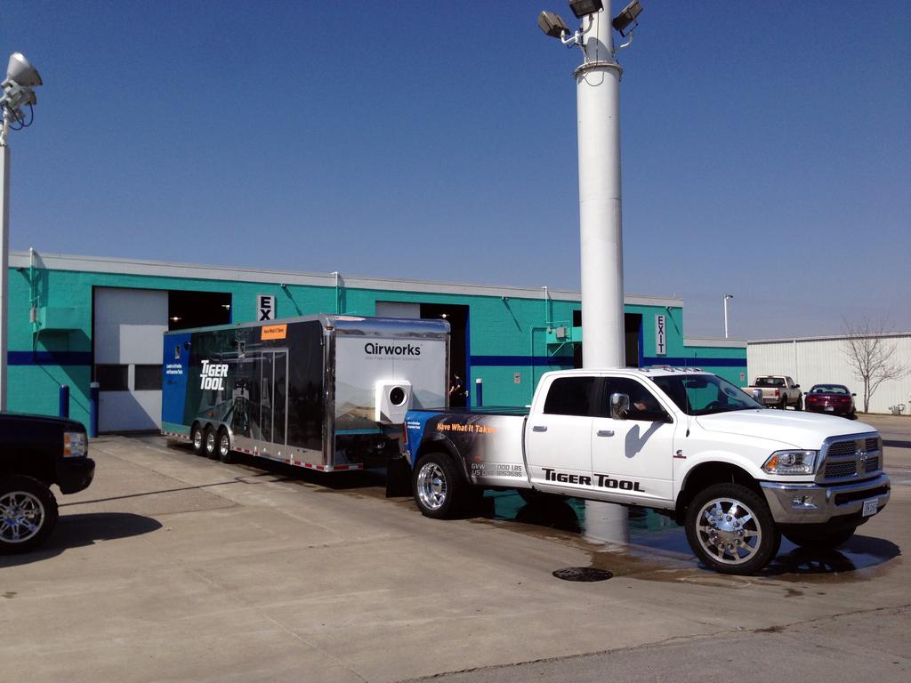 Tiger_Tool's tweet photo. Squeaky clean and ready to get settled into our home for the week in Louisville. #MATS2015 #tigertool #trucking http://t.co/2EU2anIjds