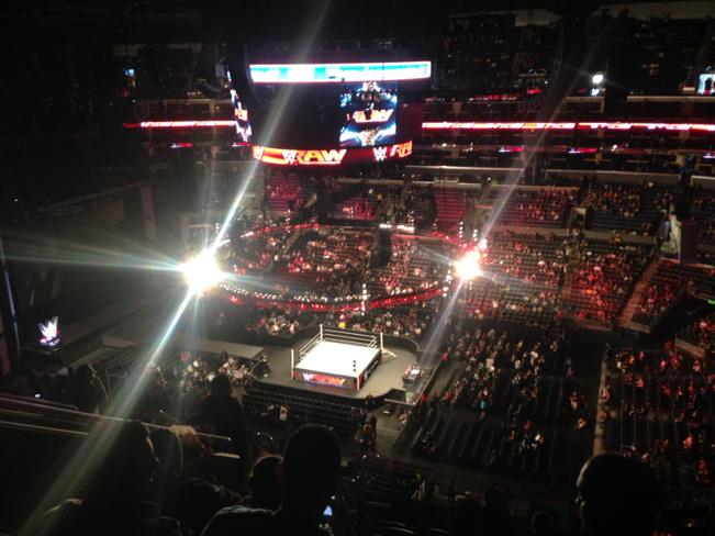 ActorJamal's tweet photo. "@khiiirylenay: Starting off Mania week! #WWELosAngeles http://t.co/SwDsWp1Gyx" With Six Days Togo #TheAtmosphereisRockin #Wwe #Raw