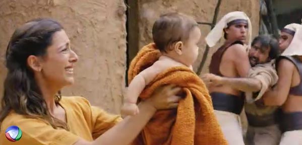 DezMandamentos's tweet photo. Oficiais egípcios tomam os bebês do sexo masculino das mães hebreias e os matam #OsDezMandamentos http://t.co/mDsUw95Cl5