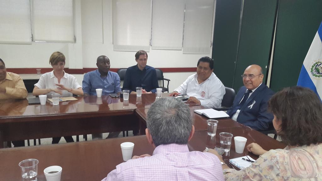 ANDES21_JUNIO's tweet photo. ANDES 21 DE JUNIO sesionan con Titulares del MINED  para presentar propuesta  Pedagógia Alternativa de Calidad. http://t.co/A8DSAQ9fe7