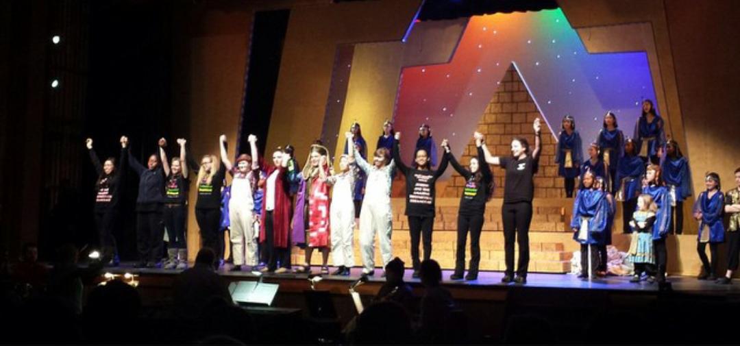 smorey27's tweet photo. I've been crying since this moment yesterday. #seniorbow #joseph #takemeback http://t.co/iNFZWA9lII
