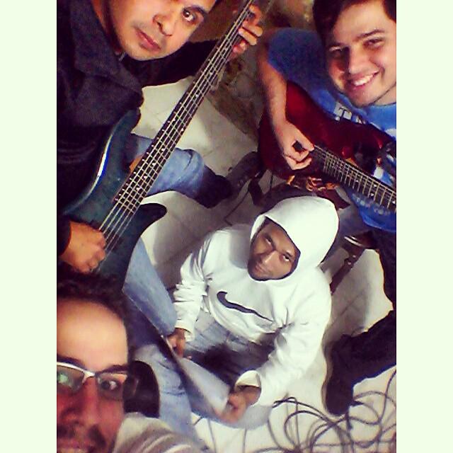 DreadNationBand's tweet photo. Nuestro EP Omen llega la próxima semana y ya estamos grabando el nuevo material. #hardwork http://t.co/arSw3KDetP