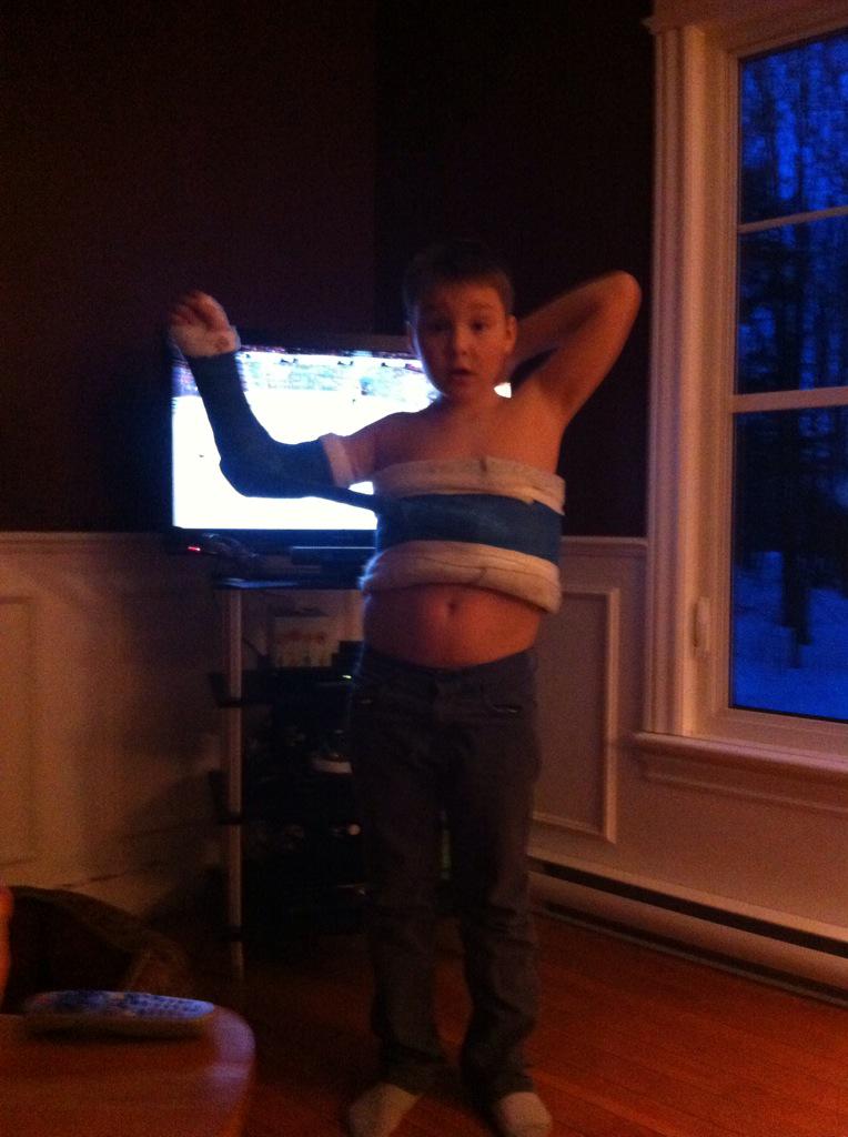 plmonette7's tweet photo. @JJWatt please retweet for 1 of your toughest fan,physio starting next month and hoping to play football next season http://t.co/kVxoWUHVcf