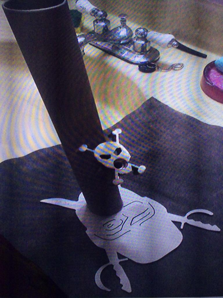 cloudsbongs's tweet image. You got a specific logo we can make it into a bong for you