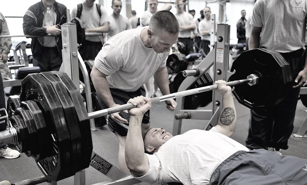 SuperbTweeting's tweet photo. RT if you Bench 225+ 💪
➡️ http://t.co/wc94pDJl9f ⬅️

• Must Read✔️
• Strength &amp; Aesthetics✔️
• Beginners &amp; Advanced✔️ http://t.co/wzvgw05LDb