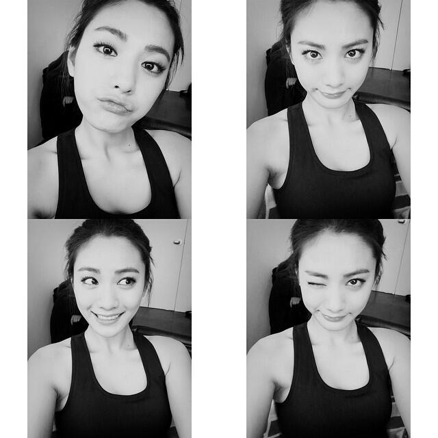 nanasdaebak's tweet photo. "@kmsdaebak: "@nanasdaebak: cecan gini dikata ahjumma....💁 http://t.co/ZbwbYLKhfW" kaosnya cakep"kaosnya jha cakep palagi yang makenya ya👧