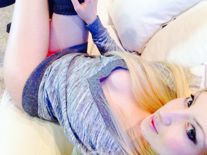 Mfc now! Join me! http://t.co/kWqwUgtIuk http://t.co/8bQ3lqRUzz<a href="/tag/manyvids"class="tags"><span>#manyvids</span></a><a href="/tag/mvsales"class="tags"><span>#mvsales</span></a>