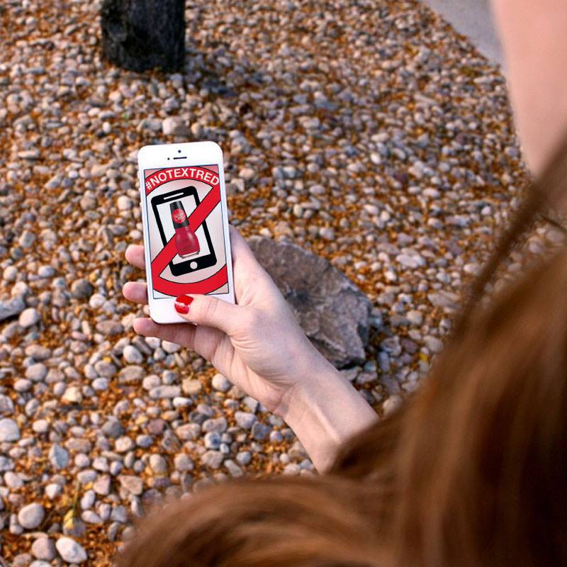 InfluensterCB's tweet photo. Want to put an end to texting &amp; driving? Us too! Join the @SinfulColors_NP #NoTextRed Challenge! http://t.co/x0CRUdMNsI