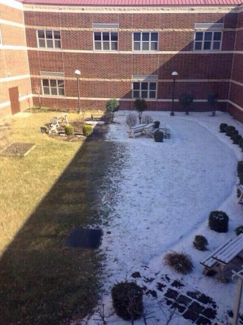 CauseWereGuys's tweet photo. Typical weather where I live http://t.co/yHQjVyZVfI