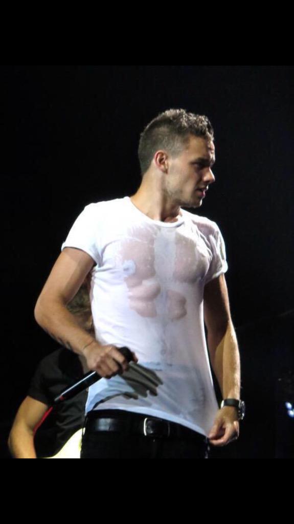 lovestylesk's tweet photo. YOU CALLED THIS FAT? I WANT TO BE FAT THEN. #LIAMHASNOCHILL #LIAMDEFENSESQUAD #LIAMISTHEKINGOFBANTER #LiamSlays http://t.co/xGmuWWZl2U