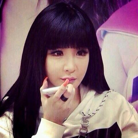 現在使われておりません On Twitter 2ne1 Bom センイルチュカヘヨォ 今年30歳か 全然見えない これからもかわいい ボムちゃんでいてね そのままでかわいいから整形はもうやめて 肌キレイすぎてヤバイっっっ Http T Co Zdpkwek0ep