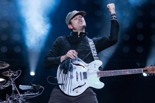 HaiMagazine's tweet photo. Move On Dari Blink-182, Ini Rencana Tom DeLonge di Tahun 2015 http://t.co/E9WTy6xL9S http://t.co/yMVLLAAakj