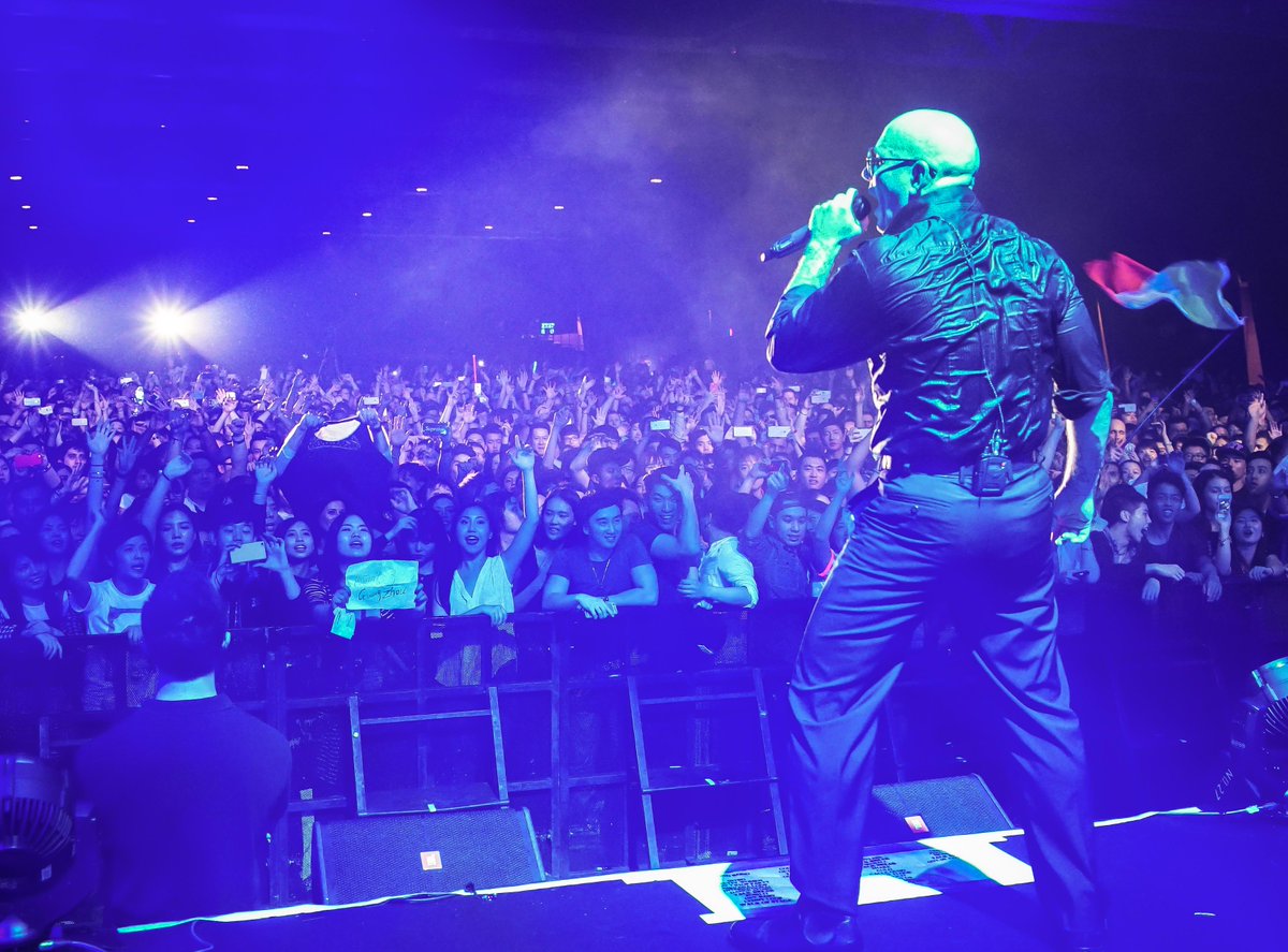 pitbull's tweet photo. #Taipei it's going down tonight! At #TaipeiDome #MrWorldwide #Timber http://t.co/nNkuXd9Nio