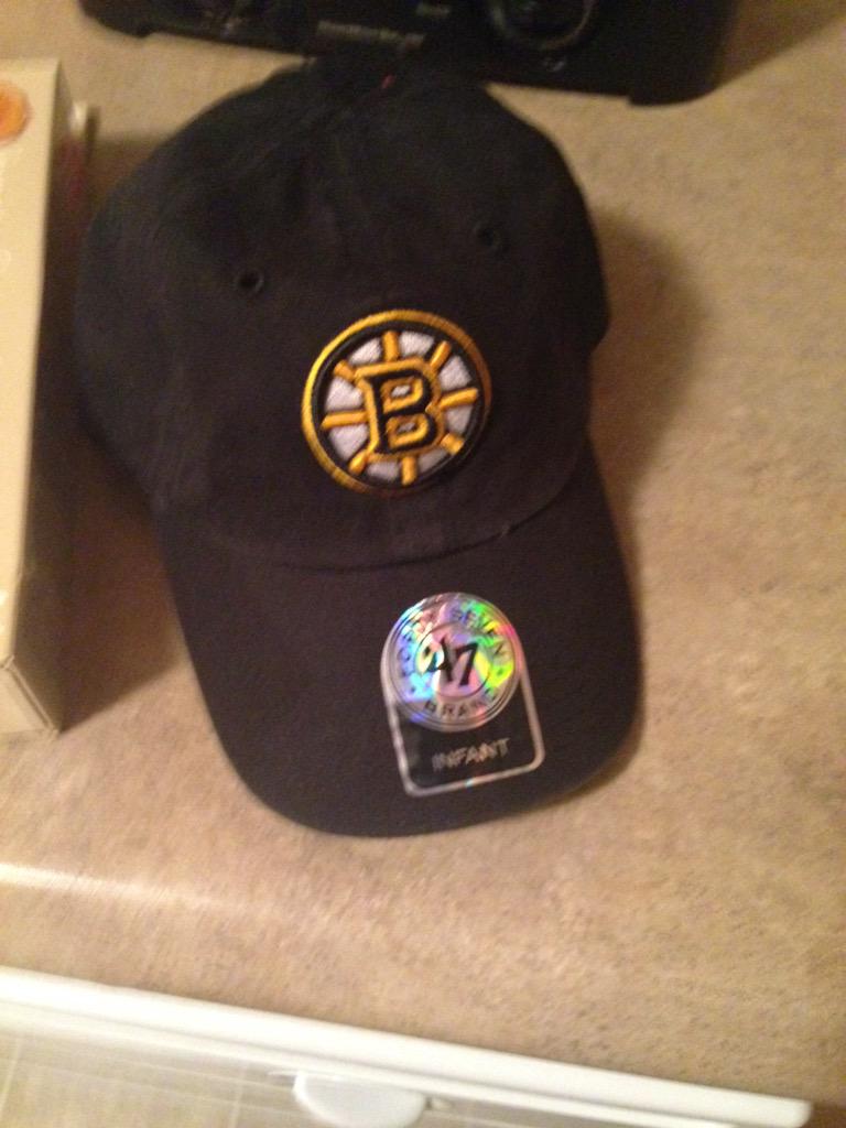 TryingNot's tweet image. Can't wait to see my little guy wearing this. So cute. #Bruins