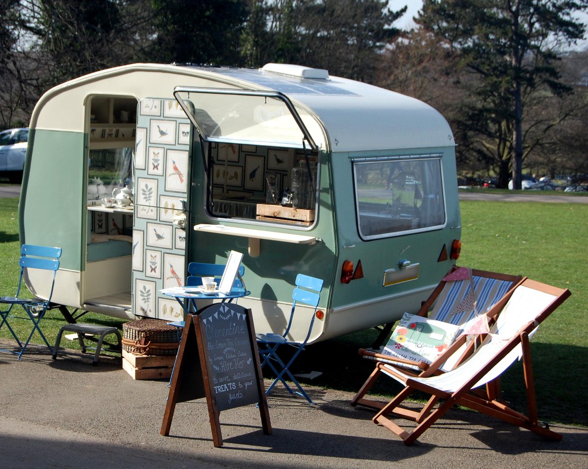 Clementine in the sunshine <a href="/WollatonHall/">Wollaton Hall</a> with <a href="/PerfectWedEvent/">PerfectWedEvents</a> on Sunday. #vintage #caravan #hire #creamtea
