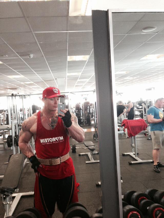 stylzi's tweet photo. #posedown #BodyPro @Justin_Tayler @GillesCrofta @masnCJ @Nationals @masnNationals #represent #USA #UK #RETWEEET #like http://t.co/huc5STuiE1