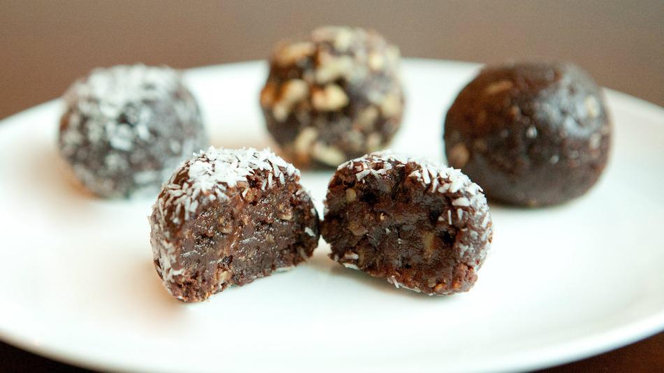 Chocolate PMS Bites claim to take the pinch out of your period: on.mash.to/1EKIkfw