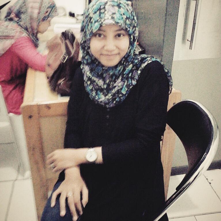 RatihYusmiari's tweet photo. Me in black...😌 http://t.co/TJ4Pe9MCZL