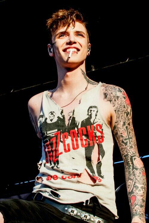BiersackAsia's tweet photo. Awwwh.*w*😍💓 @BVB_Perfection http://t.co/YZQqiBk5Yl