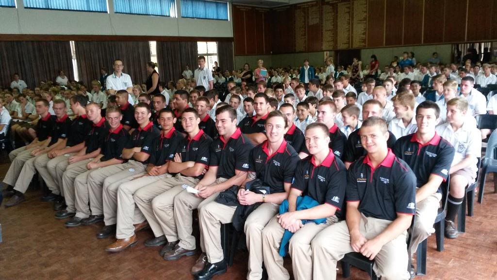 08_kuswag's tweet photo. Die skool groet die manne #exited #grootdag http://t.co/4yCtA9Zr07