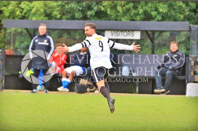 kaane16's tweet photo. Just a casual Saturday notching winners #goals #captain #playoffs #88thminwinner http://t.co/toSKgjxkFB