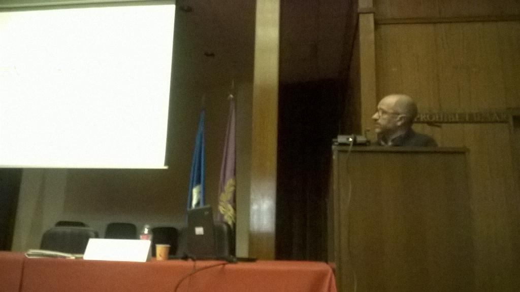 marinasegura23's tweet photo. Jornada #redremedia. Catedrático A. Vallejo explica potencial calentamiento del óxido nitroso, #efectoinvernadero http://t.co/Txh0mLQQlZ