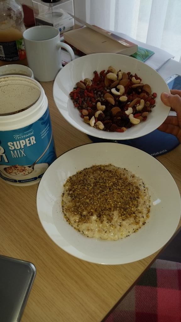 nysset2016's tweet photo. This is how we start our morning #cocovi #superfoodmix #trainingday #fastproteam http://t.co/QyMUEoyuAG