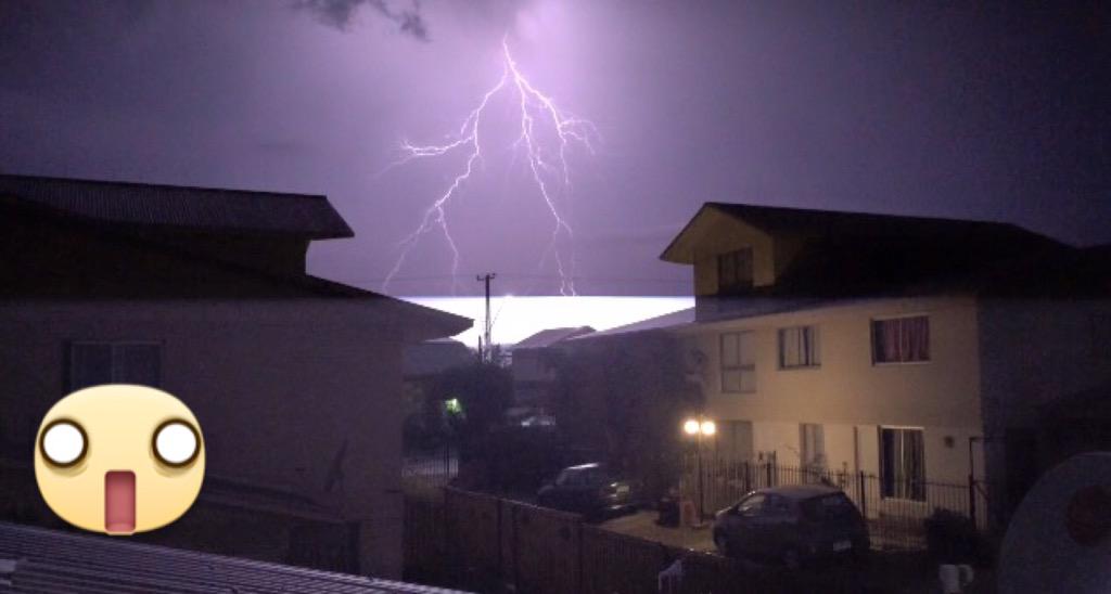 clau_quilpue's tweet photo. Así se veían los rayos desde @quilpue @margamaraga... Ame las luces ahora #modotuto @sitiodelsuceso @radio_festival http://t.co/ueusD13Qsw