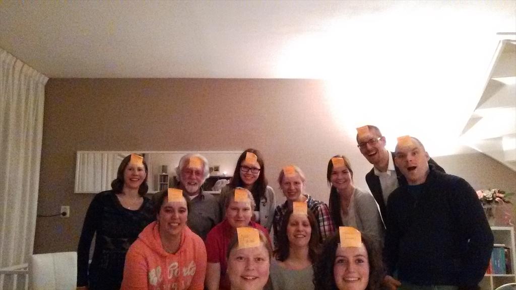 Donderdag speelden we 'wie ben ik', met veel hilariteit als gevolg. #koor #gezelligheid