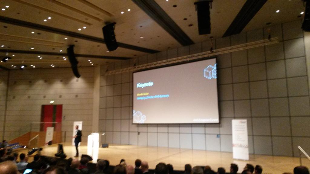 pfanthom74's tweet image. #AWSenterprisesummit started
