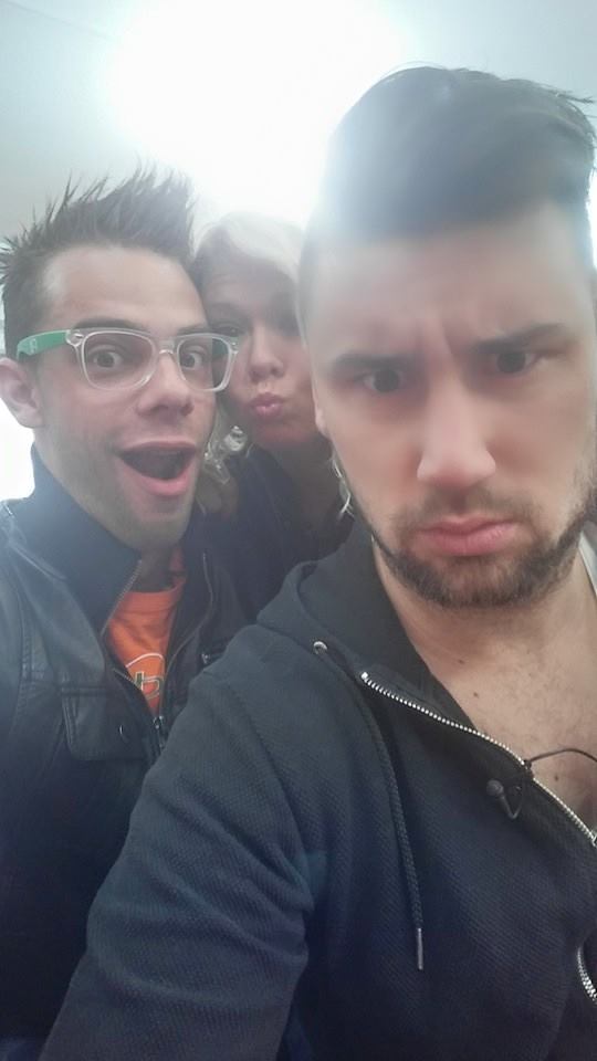 BarPlanetEMI's tweet photo. Ce se pa Joel dvigne ob 8 potem ves da nekaj skripa v bajt!!! Pa pojstla ka pa druzga??!! #BarPlanet http://t.co/og30CbN8yq