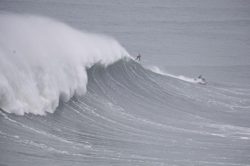 RedBull_Surfing's tweet photo. Meet your new favourite maddog and Englishman, @andrew_cotton: http://t.co/zgRsvYUP0q http://t.co/2MInjTUntN