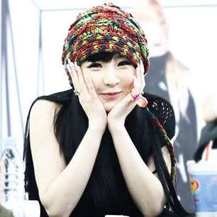 Happy birthday to the craziest alien Ive ever known, Park Bom!! I love you and I miss you  