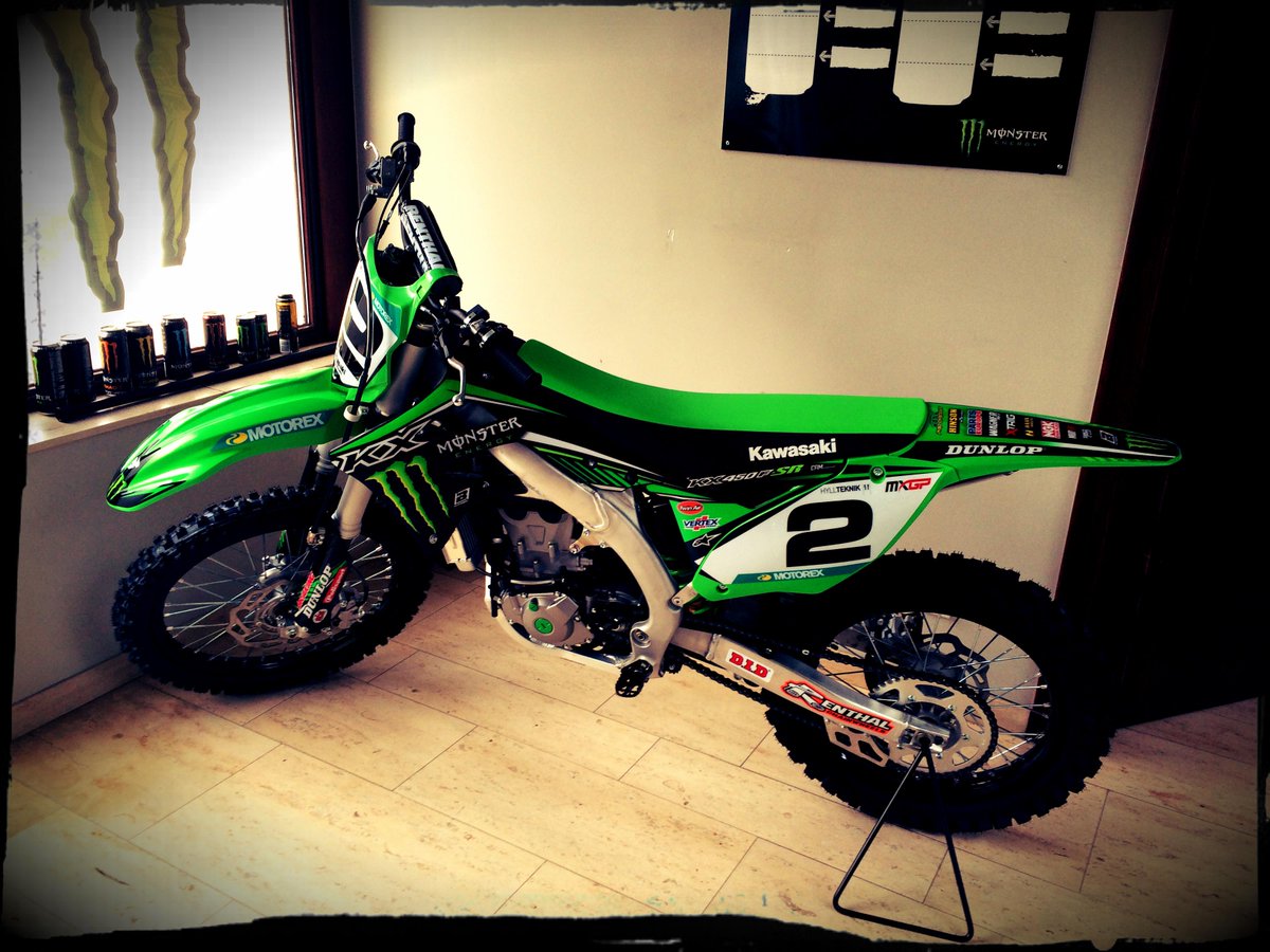 Thanks to @Kawasaki_Racing and <a href="/KawasakiBE/">Kawasaki Belgie</a> for hooking us up with this <a href="/ryan_villopoto2/">Ryan Villopoto</a> showmodel.