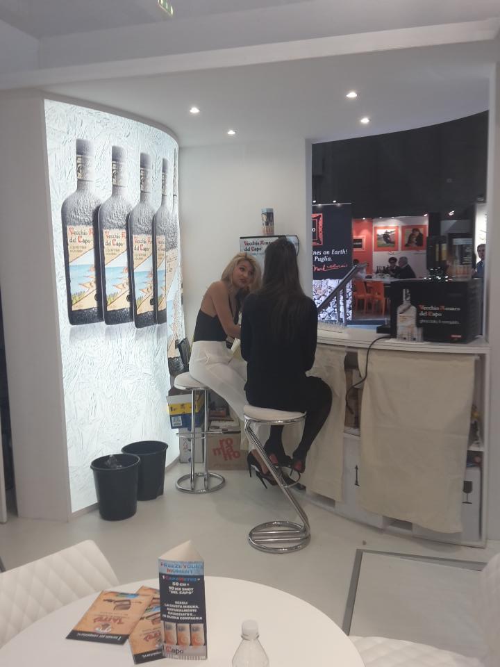 MassimoLucidi's tweet photo. #Vinitaly2015 #Vinitaly #Caffo apre la terza giornata di fiera ma la stanchezza non si sente. Grande entusiasmo!!! http://t.co/PlpJFhjZnt